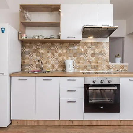 Nice Apartment In Cres With Kitchen Exterior foto